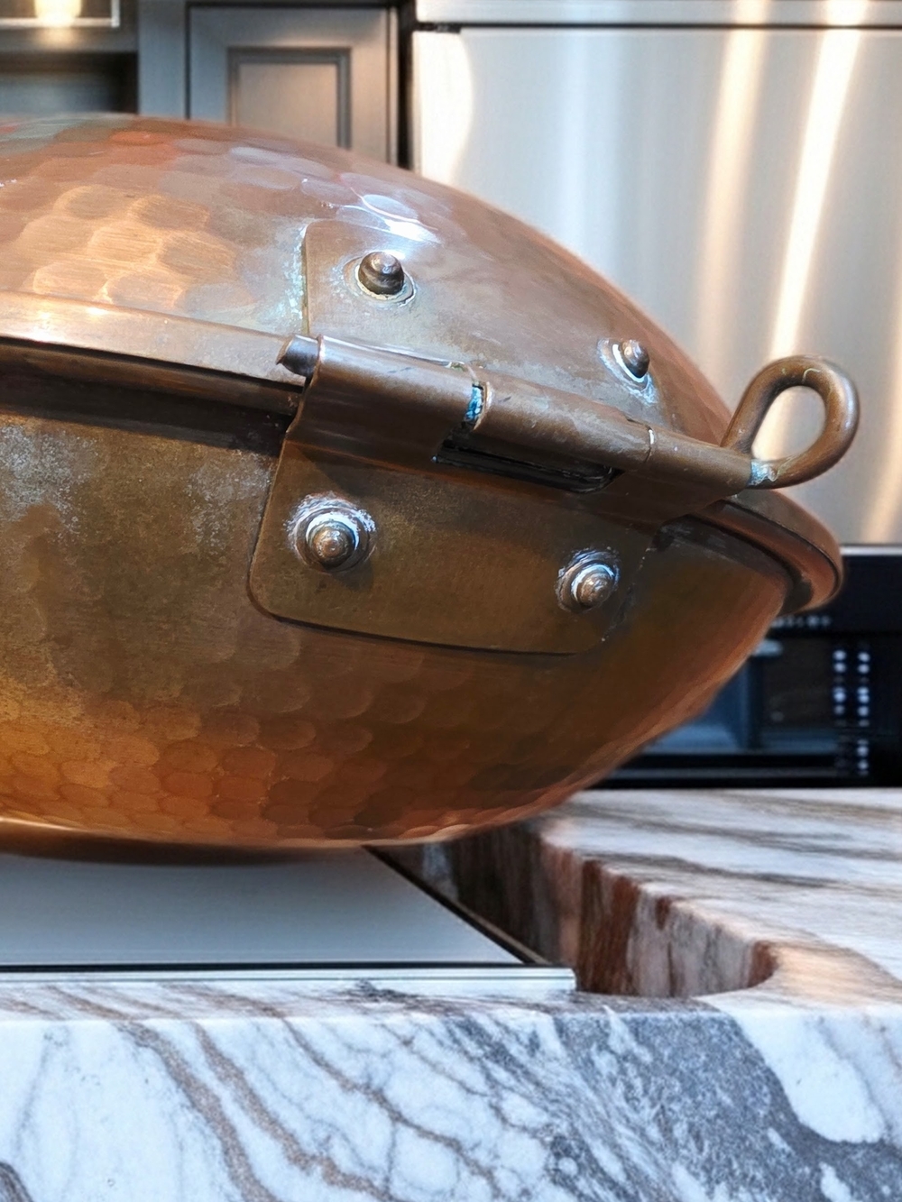 Vintage Hammered Copper Cataplana - Traditional Portuguese Seafood Steamer - Picture 4 of 5